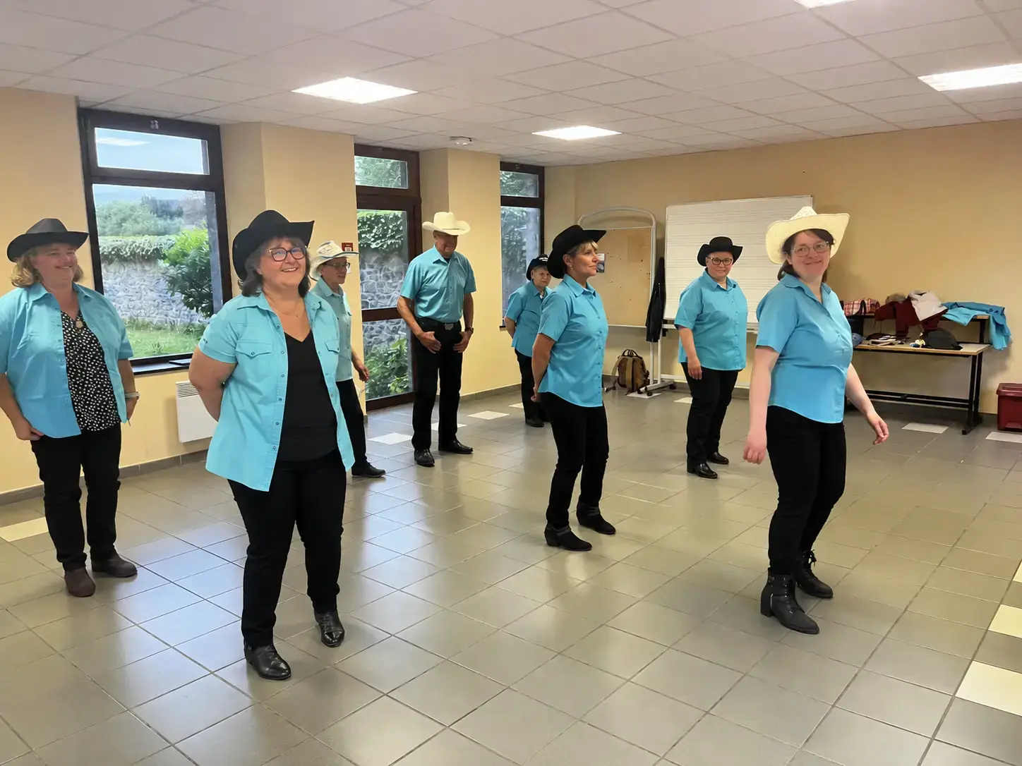 Danse en groupe au club